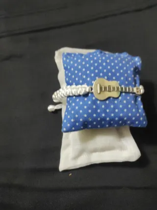 Pulsera Metal Guitarra Cuerda Blanca