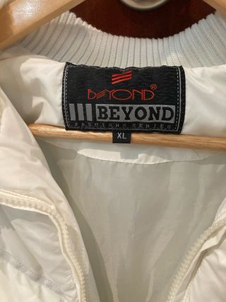 Chaqueta de nieve Beyond blanca mujer