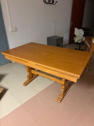 Mesa de comedor extensible de madera