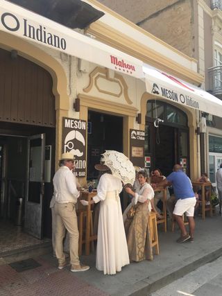 Taburetes barra bar. Sillas Mesas Barricas. Barato