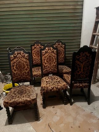 Sillas antiguas de madera y ratán