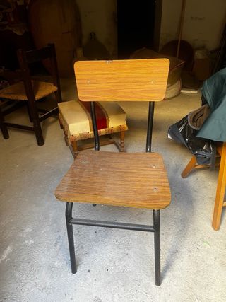 Sillas antiguas de madera y ratán