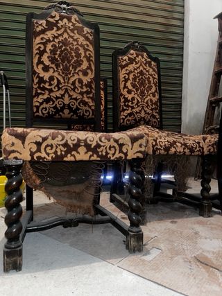 Sillas antiguas de madera y ratán