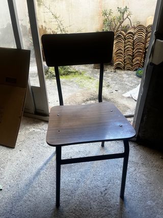 Sillas antiguas de madera y ratán