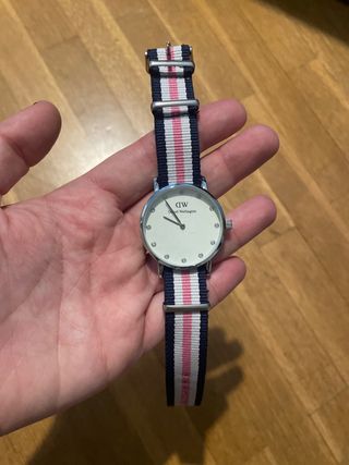 Reloj Daniel Wellington multicolor