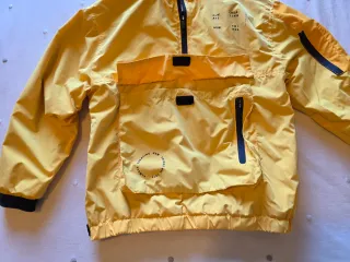 Sudadera Canguro Amarilla con Capucha