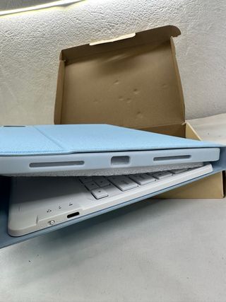 Funda CHESONA iPad Pro 11 Azul Cielo con Teclado