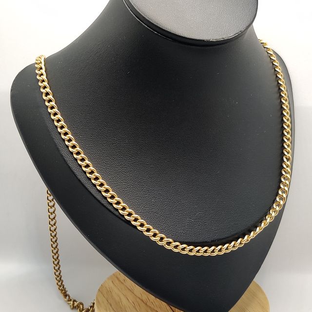 Cadena Alternada de oro de 18k, 40 g, 68.5 cm.