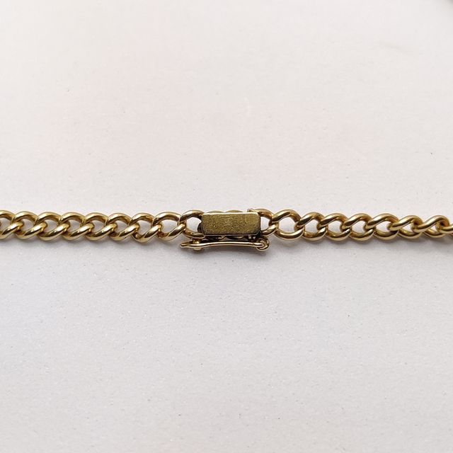 Cadena Alternada de oro de 18k, 40 g, 68.5 cm.
