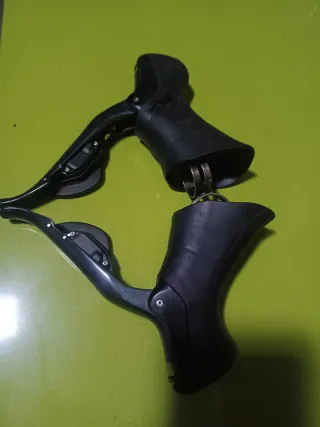 Manetas Shimano Ultegra Di2 11v 6870