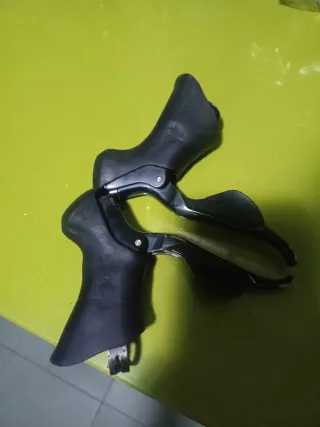 Manetas Shimano Ultegra Di2 11v 6870