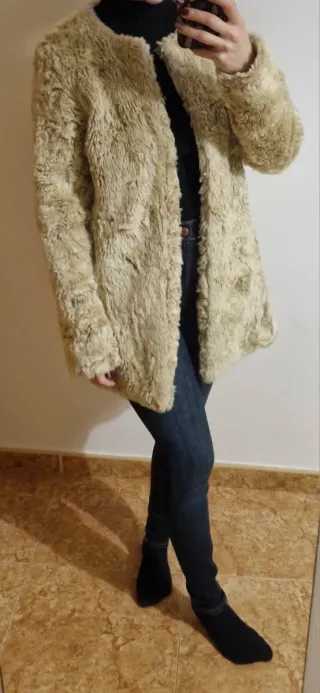 Abrigo pelo Stradivarius beige