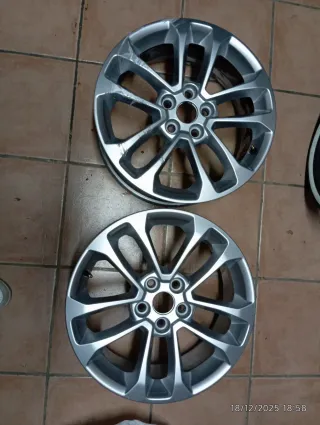 Cerchi in lega 17 5 fori x Ford Kuga