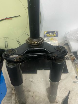 Tija y horquilla Piaggio Zip