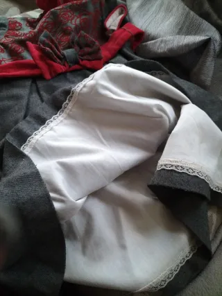 Vestido invierno niña gris y rojo 4 años