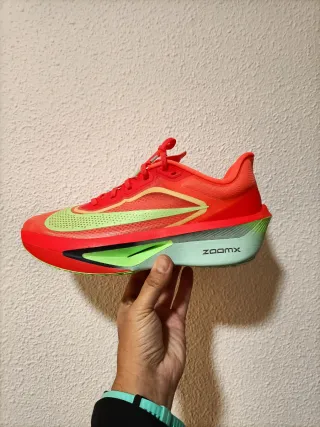 T44 Nike ZoomX FLY 6