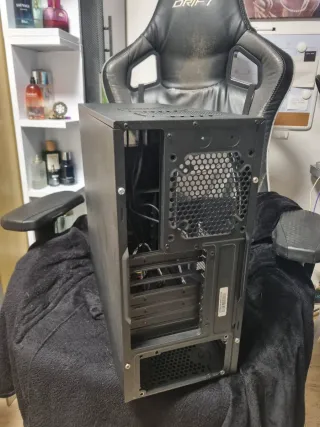 Caja PC Cooler Master Negra