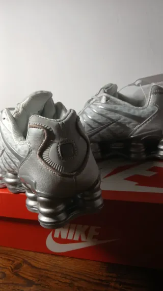 Tenis Shox Plateados