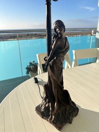 Lámpara Tiffany Bronce Escultura Villani