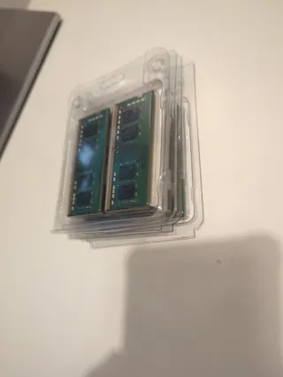 8x Samsung DDR4 8GB PC4-3200A RAM