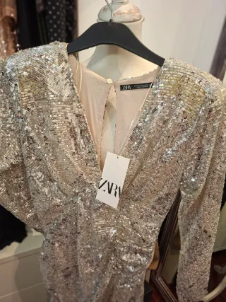 Vestido lentejuelas plateado Zara Talla XS