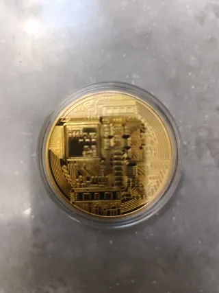 Réplica Moneda Bitcoin Dorada
