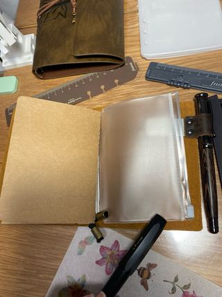 Lote Cuaderno Cuero, Recambios y Pegatinas