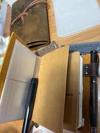 Lote Cuaderno Cuero, Recambios y Pegatinas