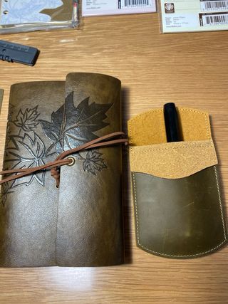 Lote Cuaderno Cuero, Recambios y Pegatinas