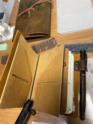 Lote Cuaderno Cuero, Recambios y Pegatinas