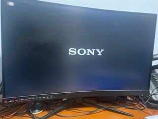 PS4 Slim 500GB + 4 Giochi