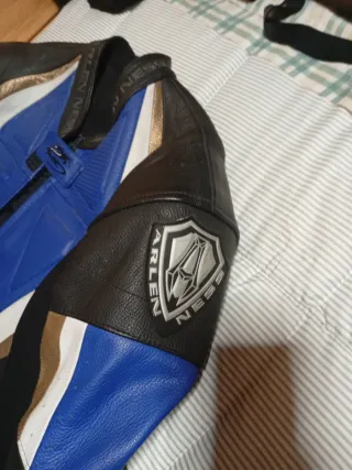 Mono de cuero Arlen Ness