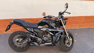 Moto Zontes 125 Negra