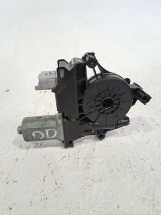 MOTOR ELEVALUNAS DELANTERO DERECHO OPEL CORSA F