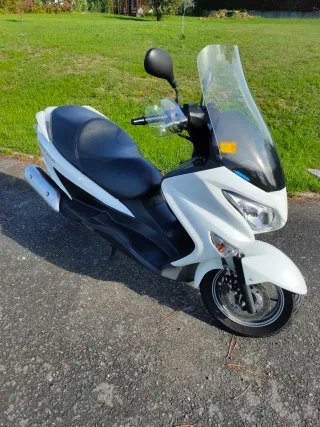 Suzuki Burgman 125 con ABS año 2015