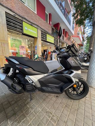 Moto Vogue SR1 ADV 900 km 2200 no negociables como
