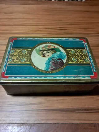 CAJA DE HOJALATA VINTAGE