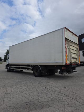 Camion rigido Iveco 180E28 2011