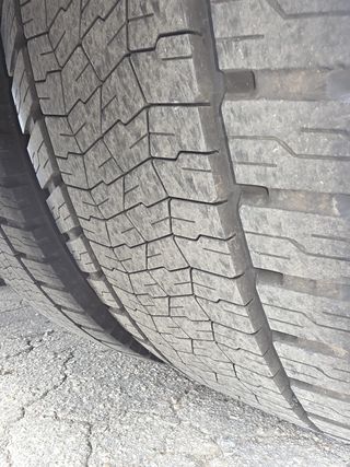 Camion rigido Iveco 180E28 2011