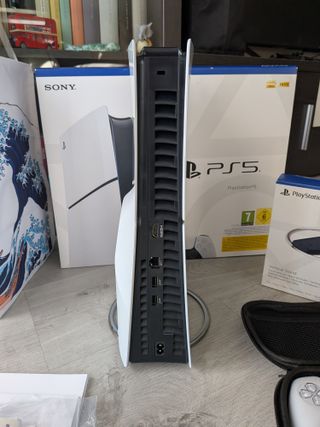 PlayStation 5 + FIFA 23 e Accessori