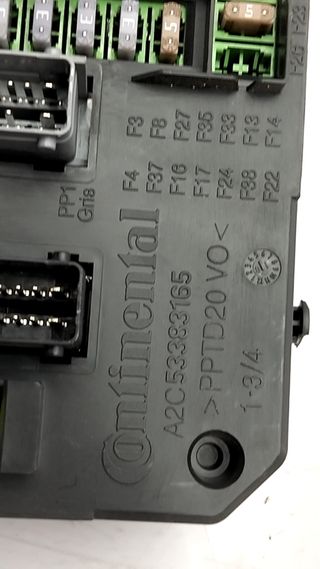 CAJA RELES / FUSIBLES PEUGEOT 508 (2)