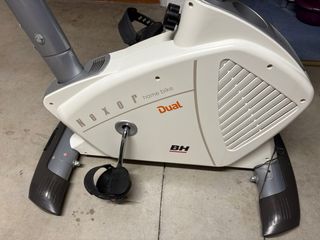 Bicicleta Estática BH M6 Monitor Bluetooth