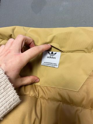 Chaqueta Adidas amarilla con rayas