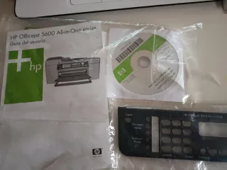 HP Officejet 5610 All-in-One en funcionamiento