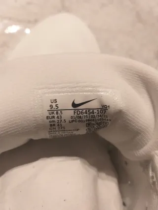 Deportivas Nike Blancas y Rojas