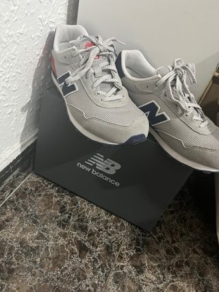 Zapatillas New Balance grises y azules