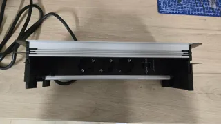 Enchufe Retráctil Empotrable 3 Tomas + 2 USB