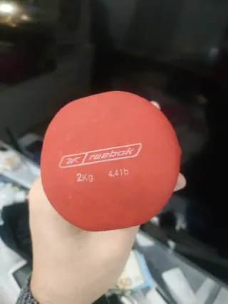 Mancuerna Reebok 2 kg para gimnasio.