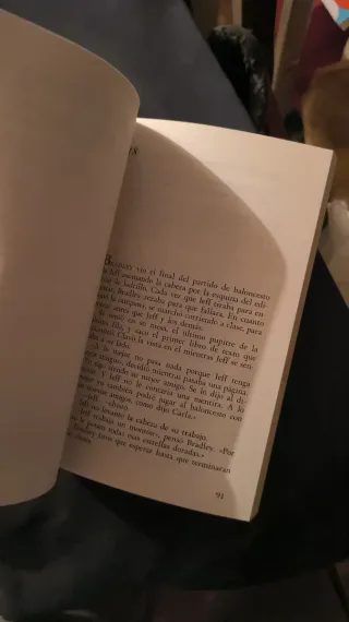 Hay un chico en el baño de chicas