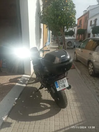 Suzuki GS500 Azul con Baúl